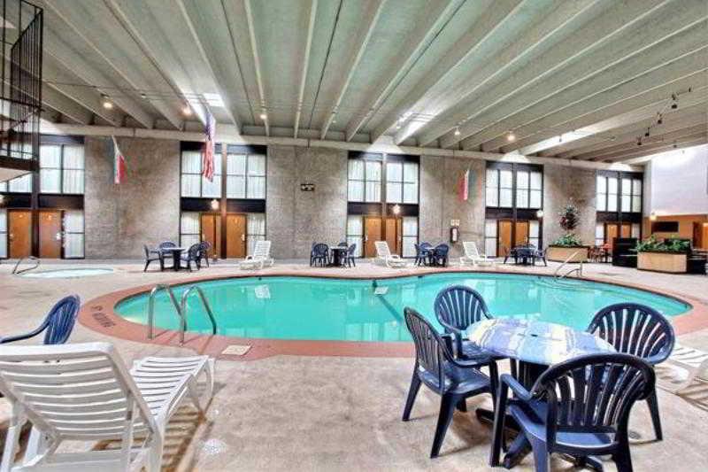 Quality Inn Thief River Falls Extérieur photo