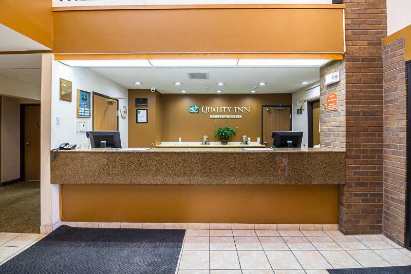 Quality Inn Thief River Falls Extérieur photo